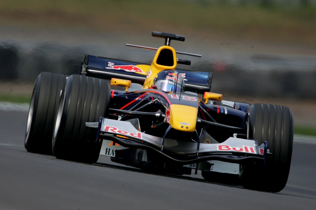 Carro de corrida Fórmula 1 - RedBull RBR – O Mundo da Nuvem