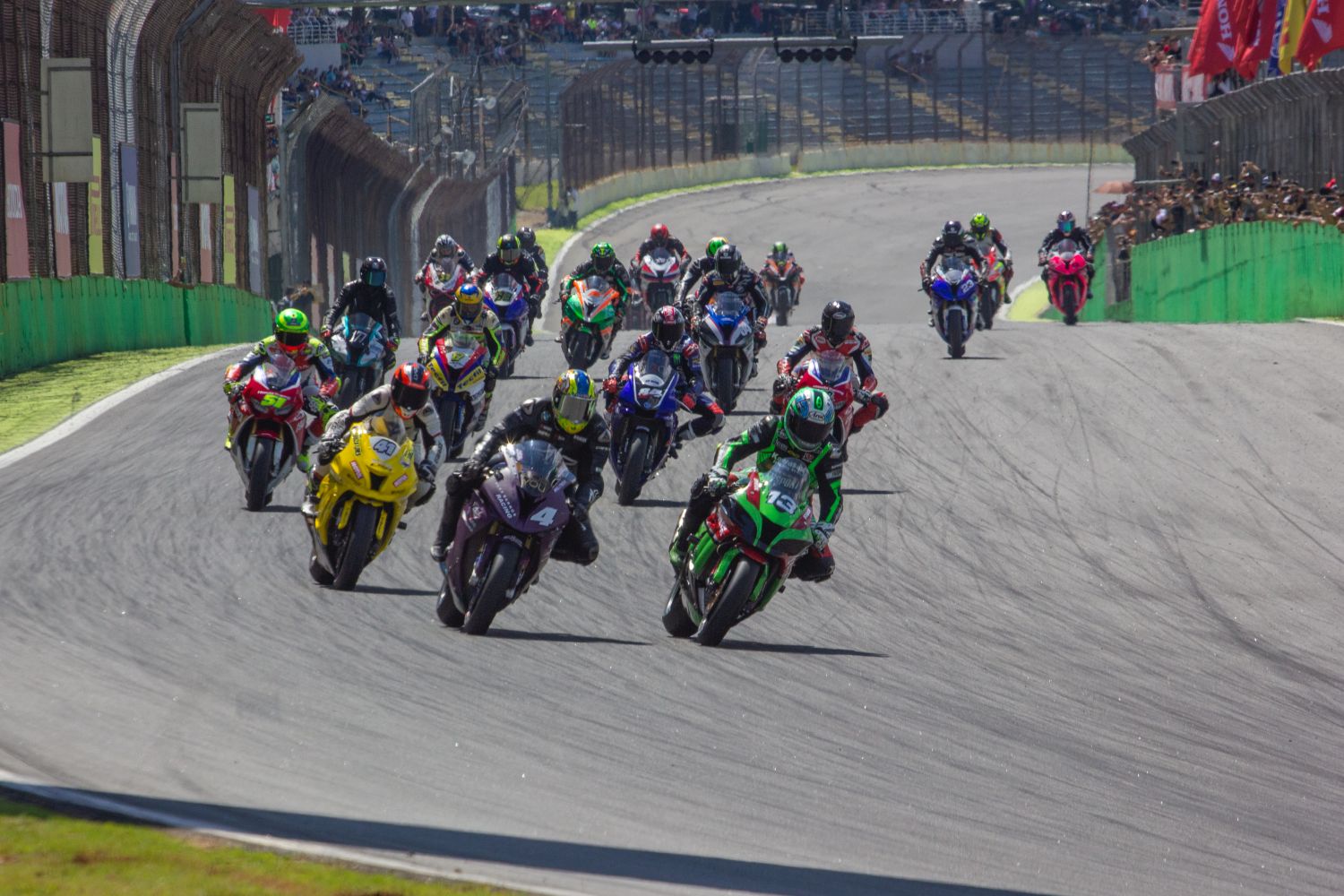 São Paulo suspende temporariamente corridas de moto em Interlagos