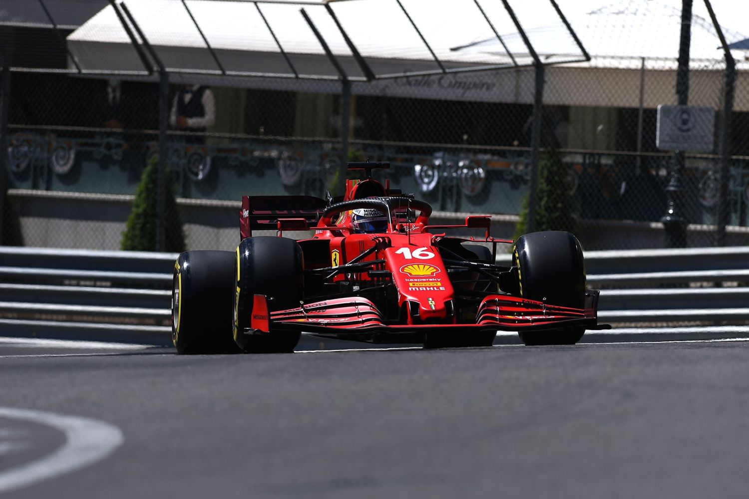 Leclerc lidera primeiro treino livre de sexta da F1 em Mônaco