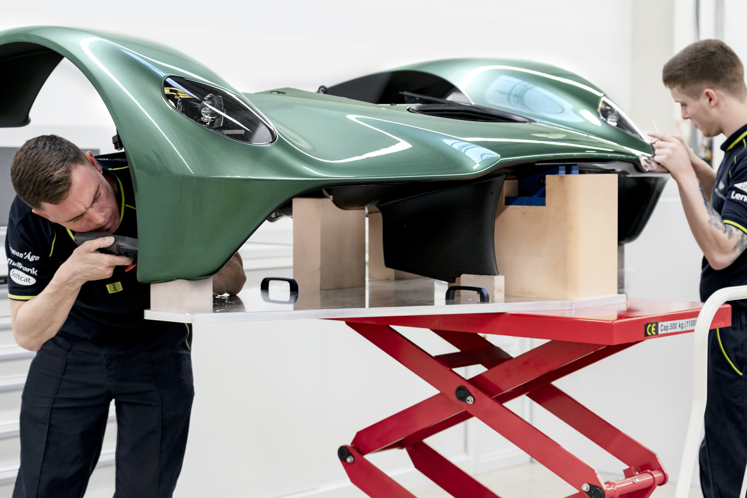 F1 de rua: Aston Martin Valkyrie