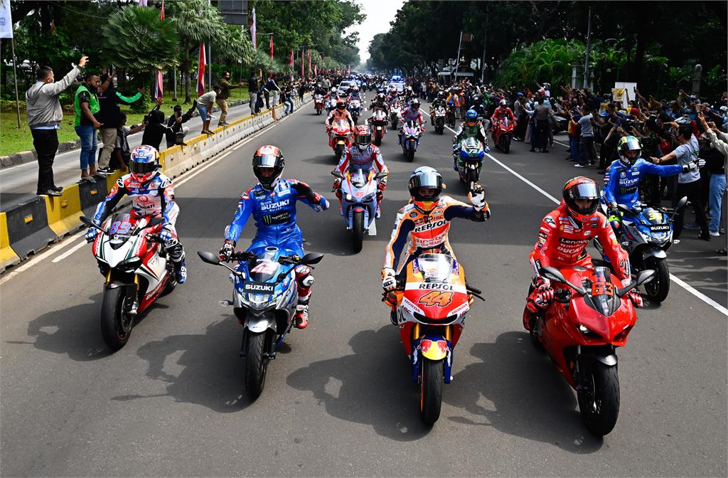 Parada de pilotos marca volta da Indonésia ao Mundial de Motovelocidade