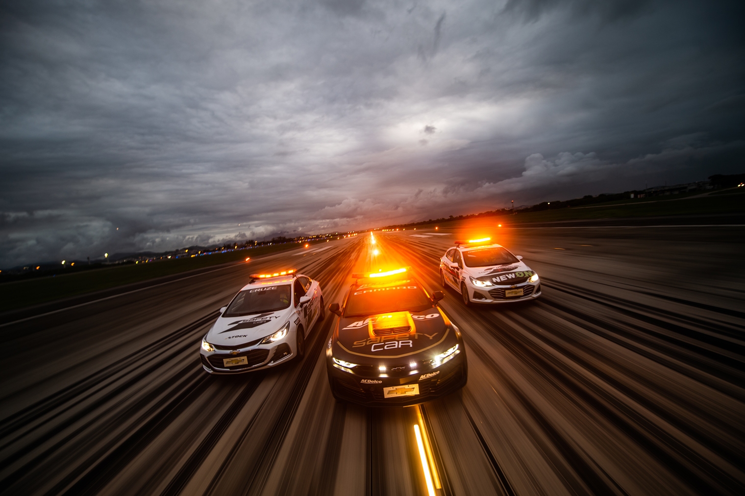 Aeroporto do Galeão se prepara para receber corrida histórica da Stock Car  neste fim de semana - Diário do Rio de Janeiro