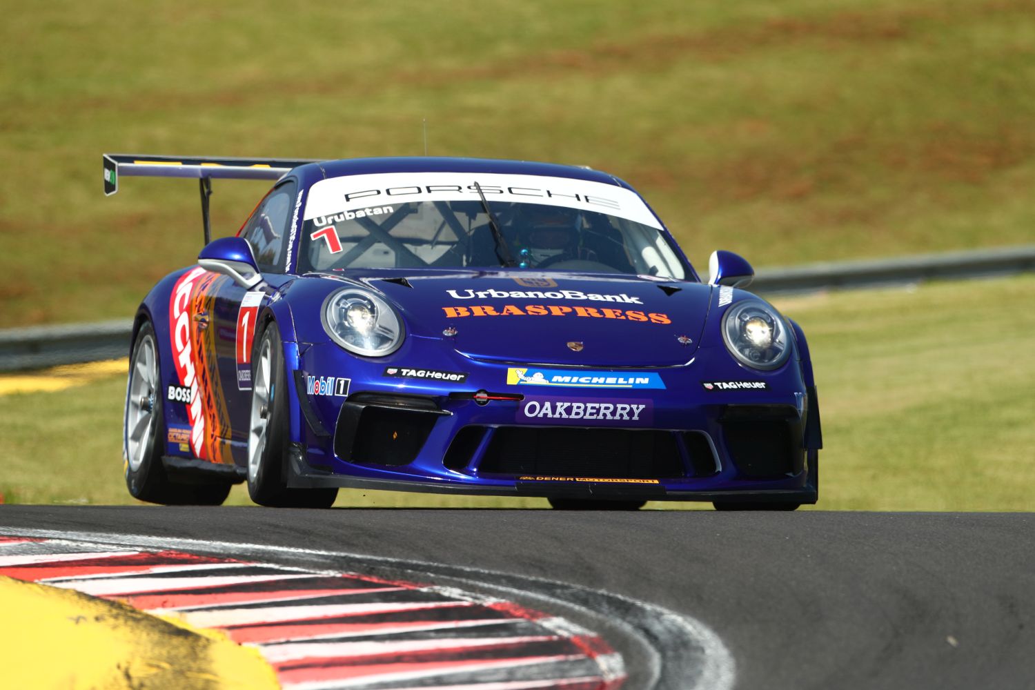 Piloto de Blumenau conquista terceiro lugar na Porsche Cup Brasil