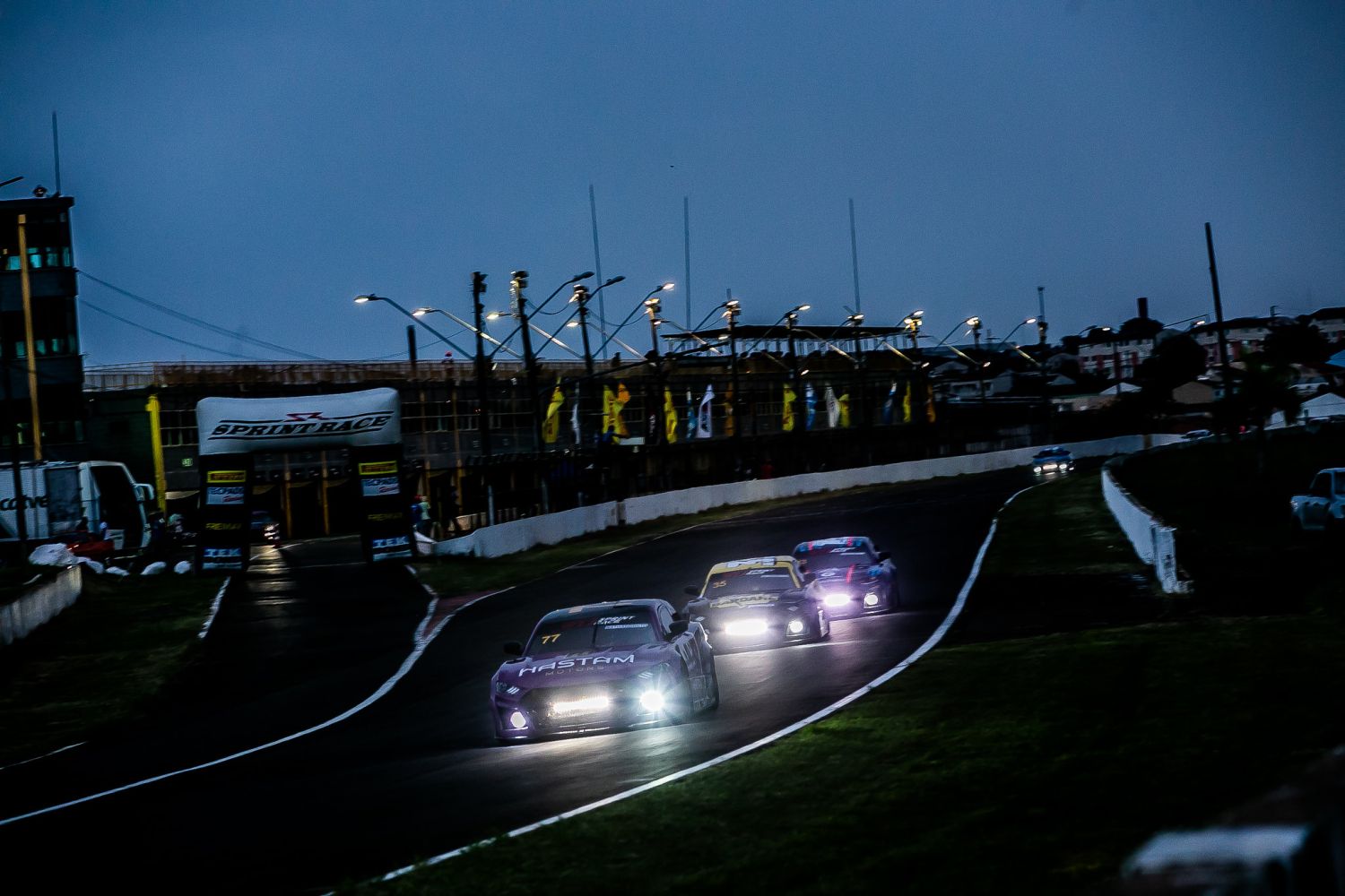 GT Sprint Race tem corrida noturna no Paraná - JBS Motors