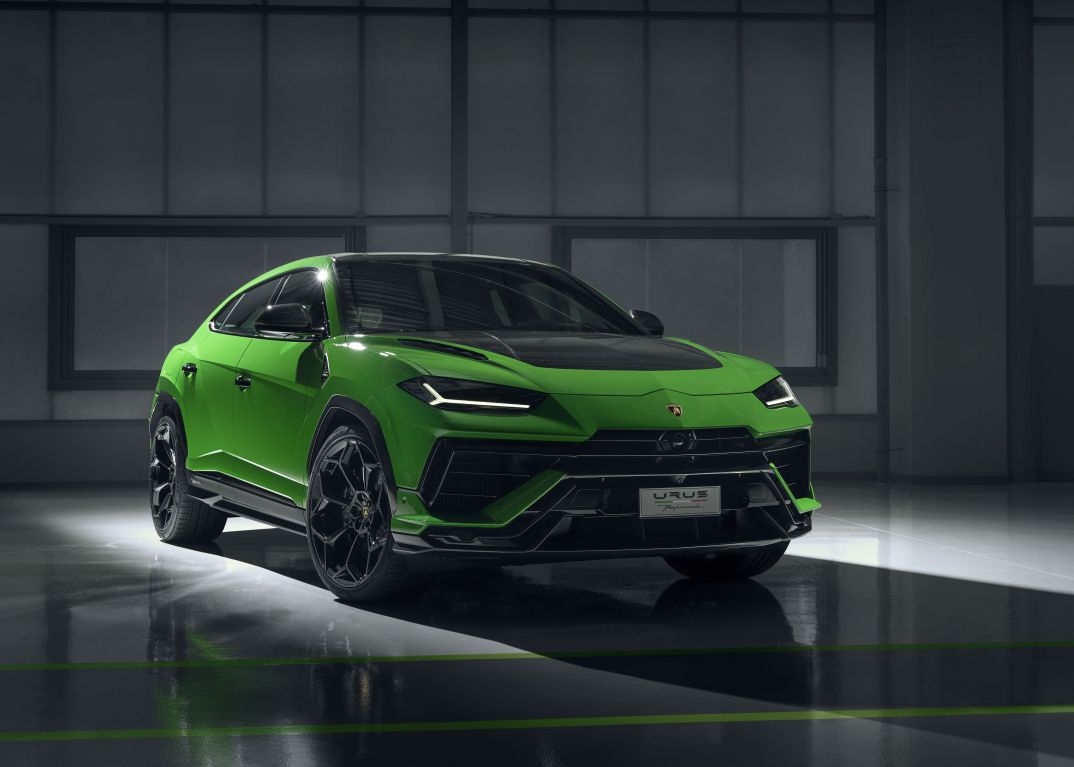 Lamborghini lança versão 