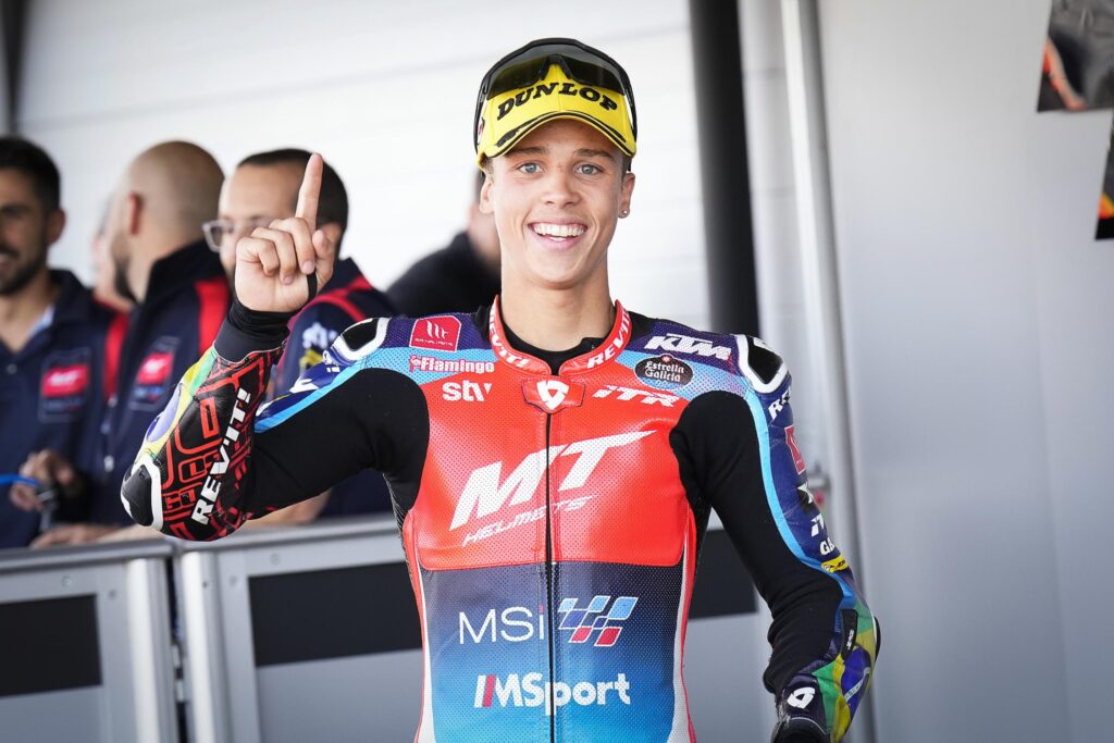 Diogo Moreira, o brasileiro no campeonato mundial de Moto3 em 2022