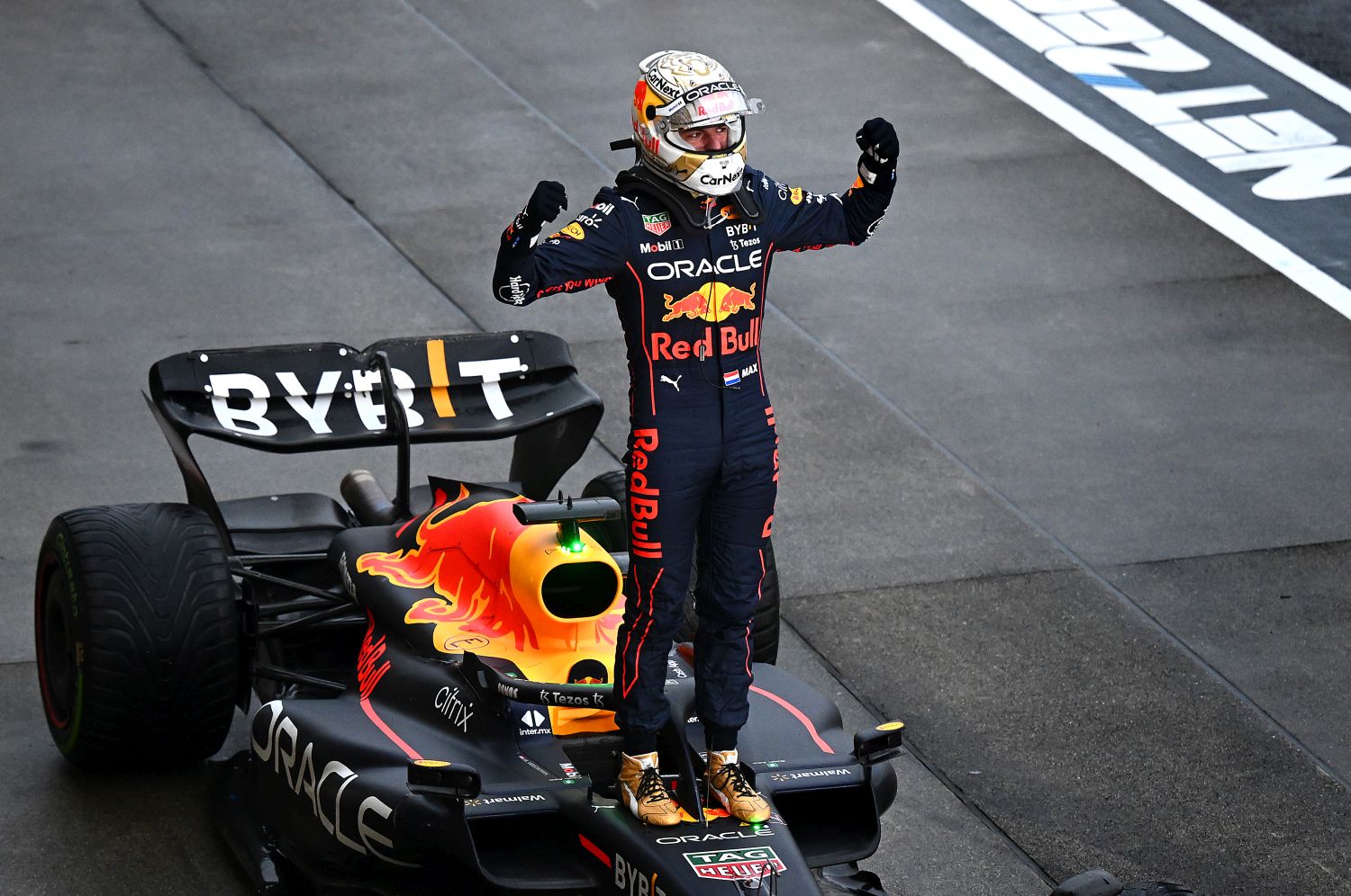 Verstappen passa régua na F1 2022 após vitória no GP do Japão