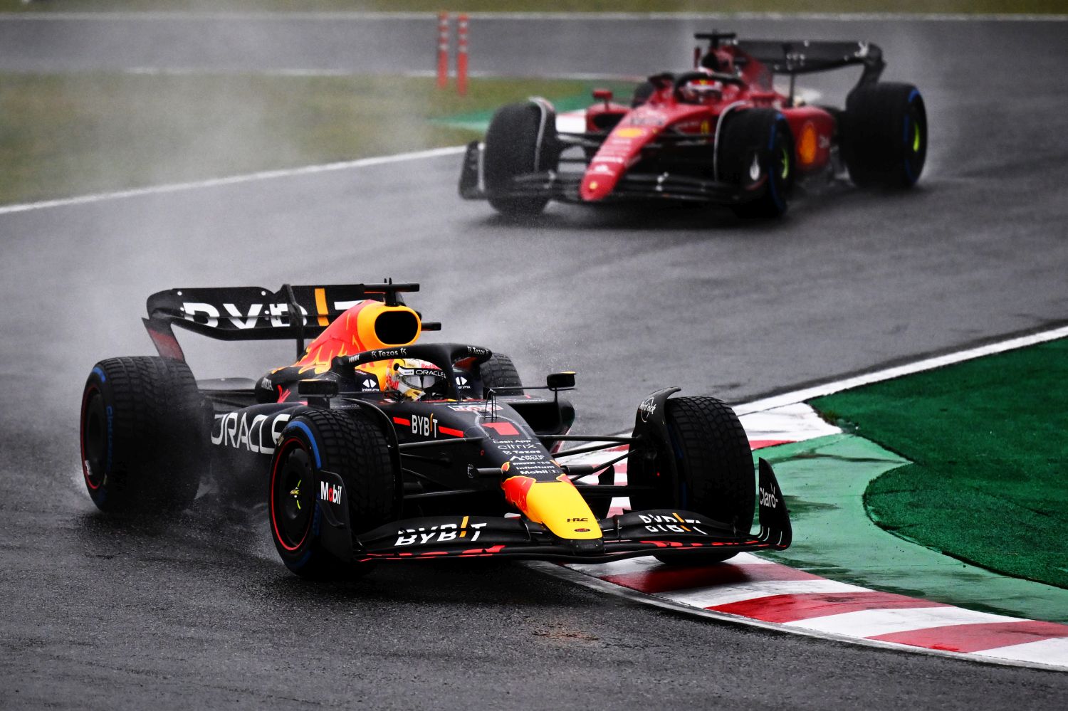 Verstappen fatura pole position para o GP do Japão de F1