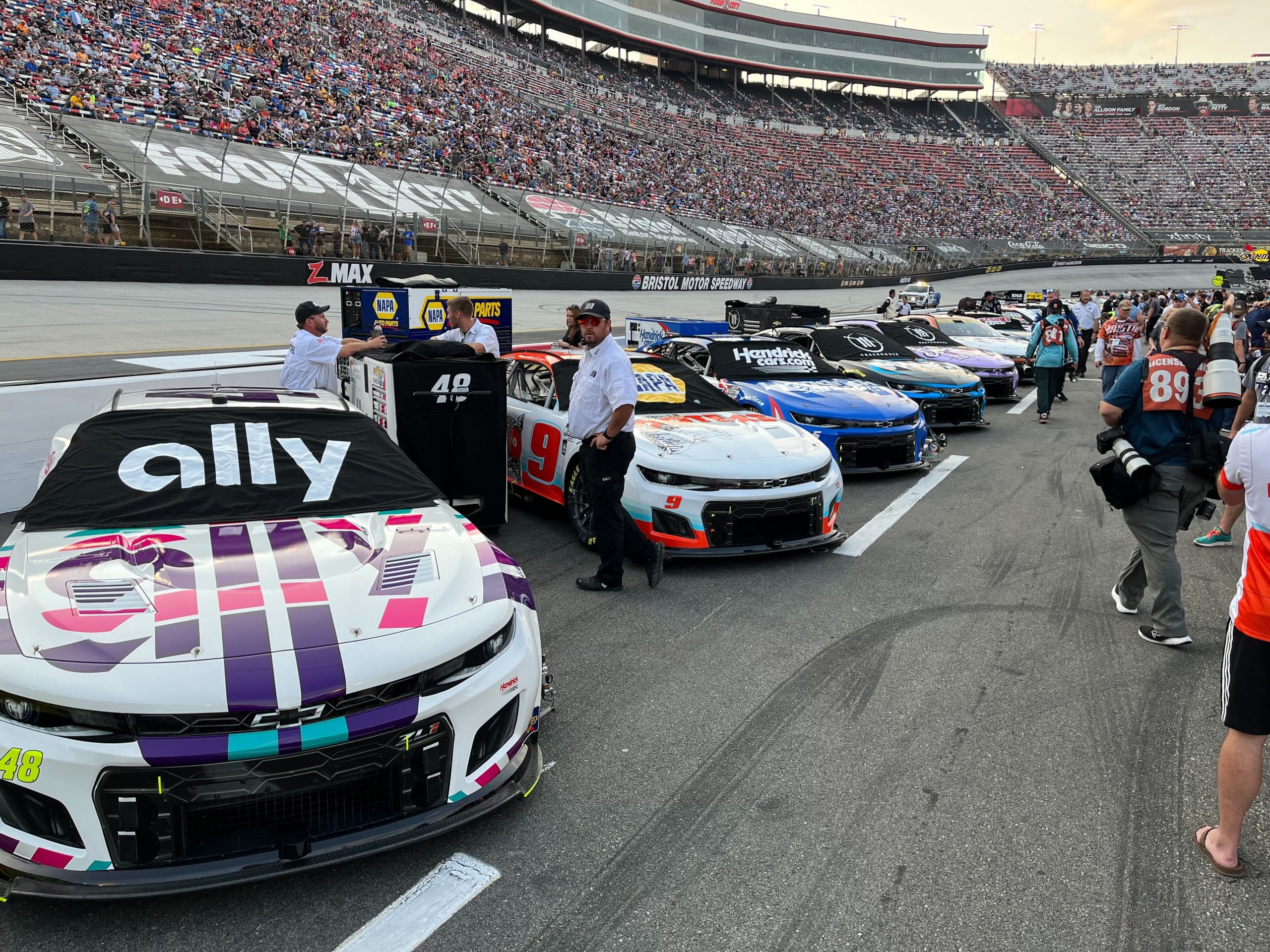 NASCAR Brasil Sprint Race on X: A BandSports exibirá todas as emoções da  NASCAR Brasil, que transmitirá, ao vivo, a última corrida de cada etapa,  junto com os momentos da Corrida 1.