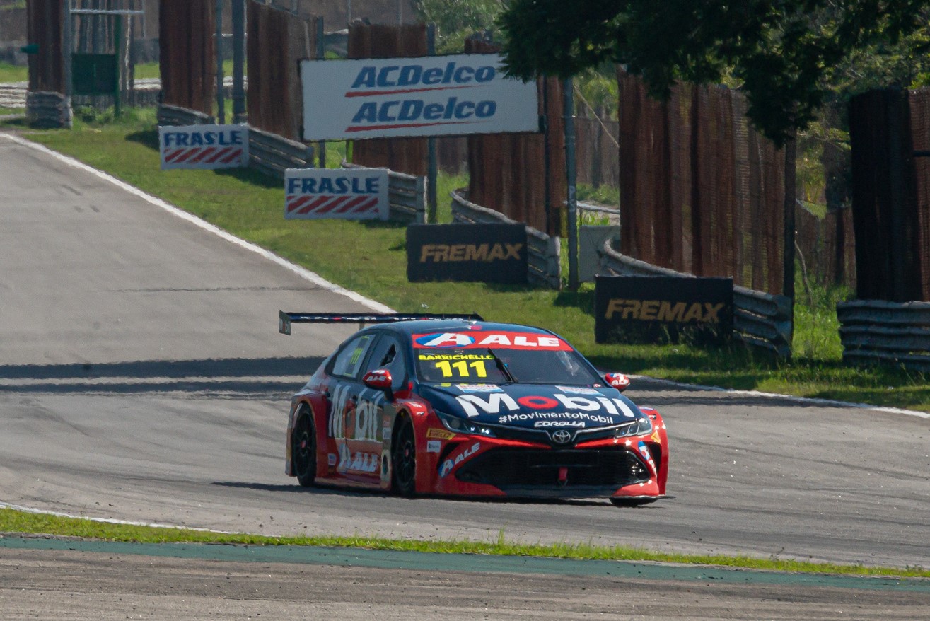 Noticias  Nelson Piquet Jr conquista top-5 na abertura da Stock Car