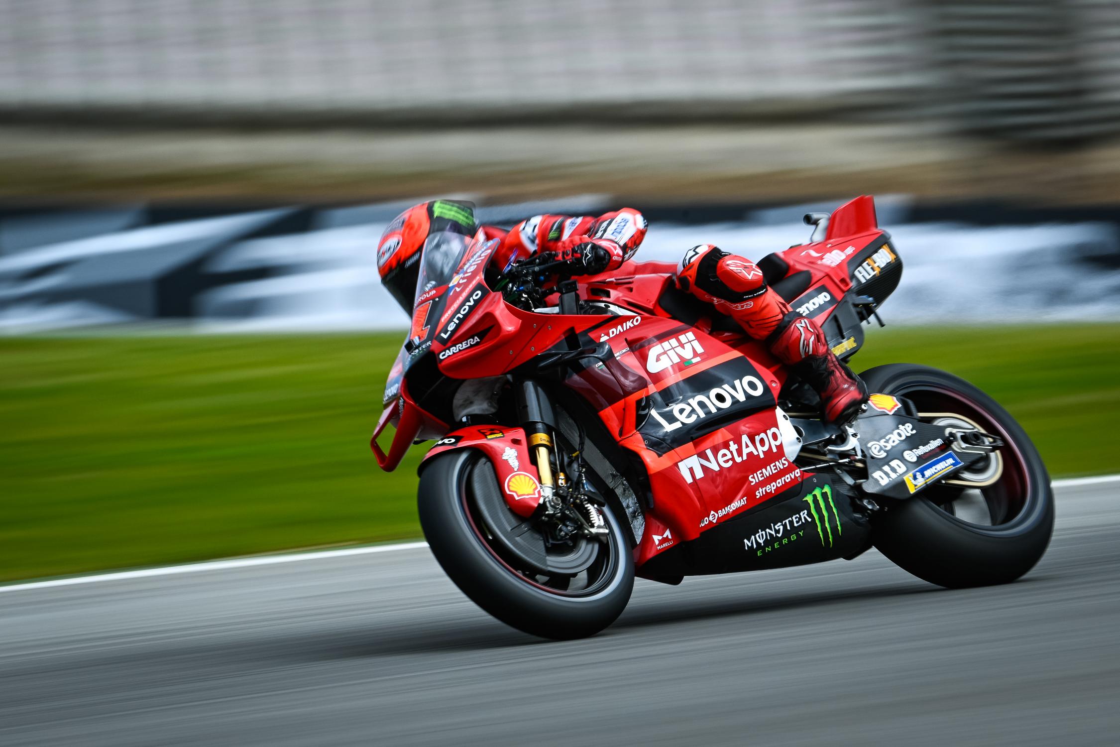 Francesco Bagnaia vence a primeira corrida curta da MotoGP