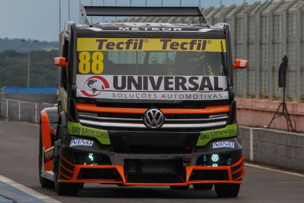 Copa Truck: Beto Monteiro lidera treino com a Universal Soluções