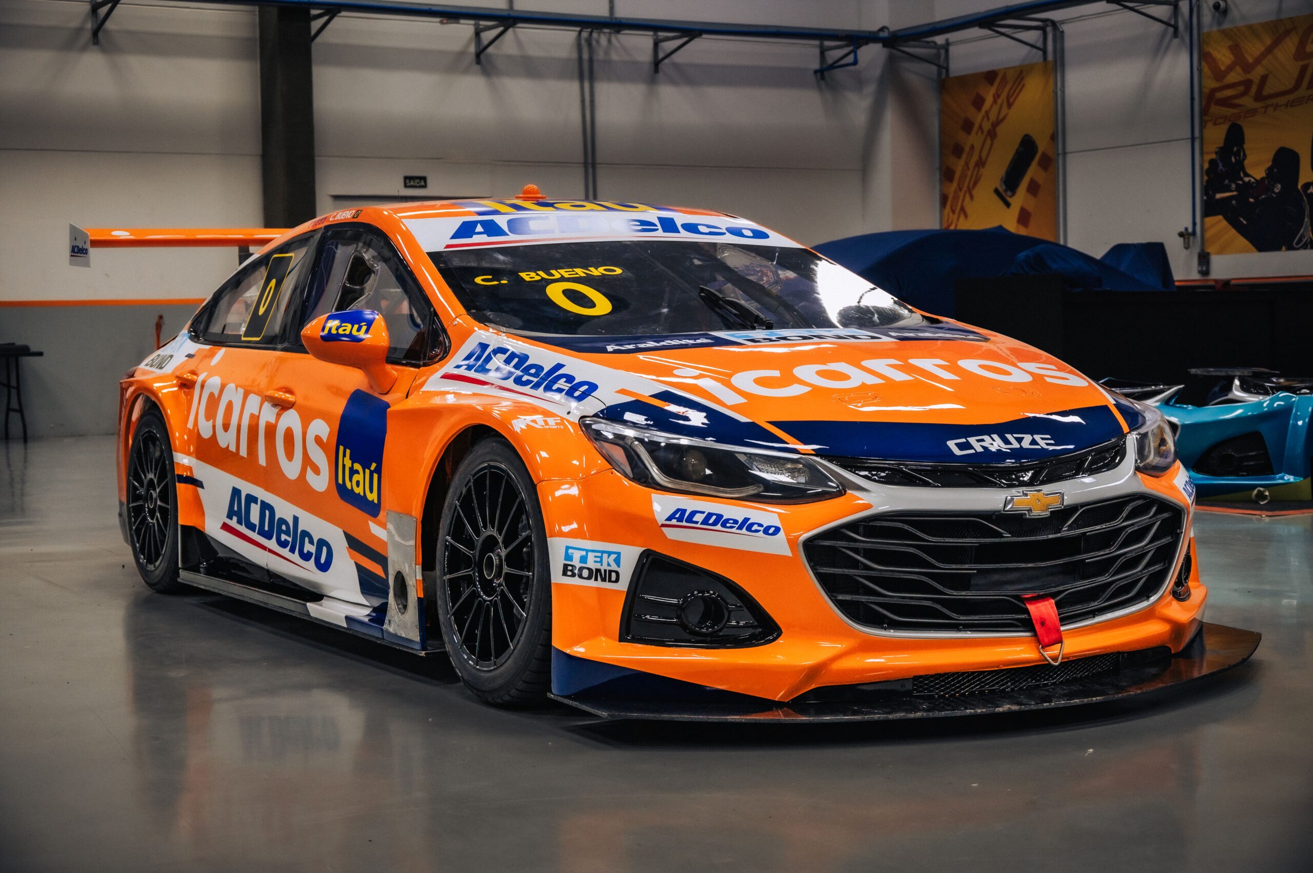 Stock Car Cacá Bueno exibe layout de carro para a temporada 2023