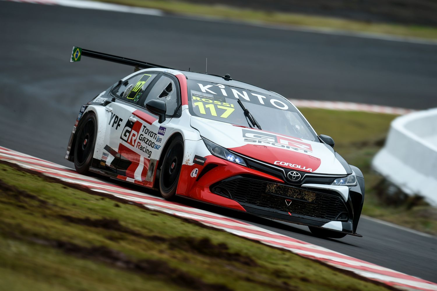 Stock Car: Rossi aprova desafio no “oval” de Goiânia com a Toyota