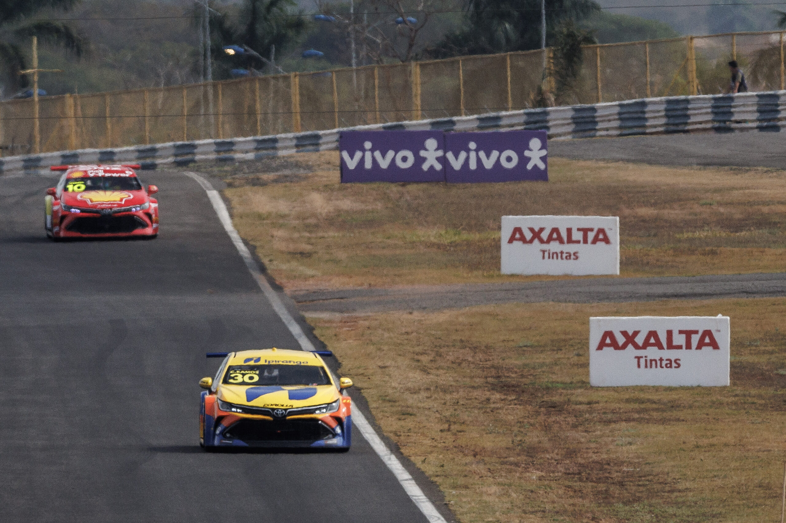 Stock Car: Ramos segura Piquet Jr. e vence corrida 1 em Goiânia