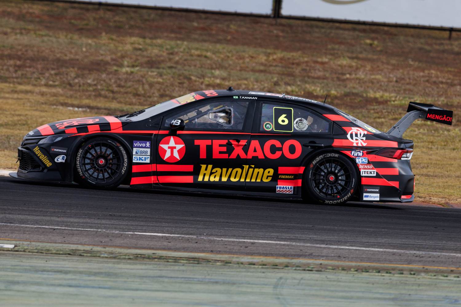 Stock Car: Tony Kanaan destaca sexta-feira de progressos com a Texaco Racing em Goiânia