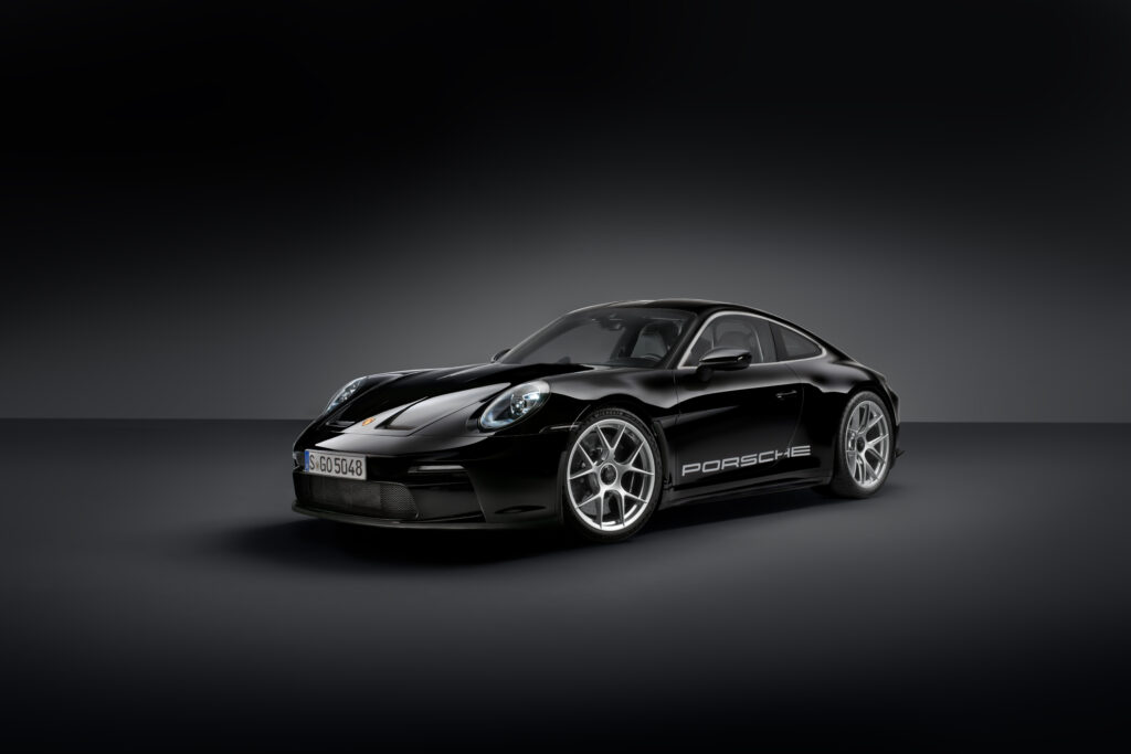 Porsche apresenta 911 S/T com 525 cv e câmbio manual