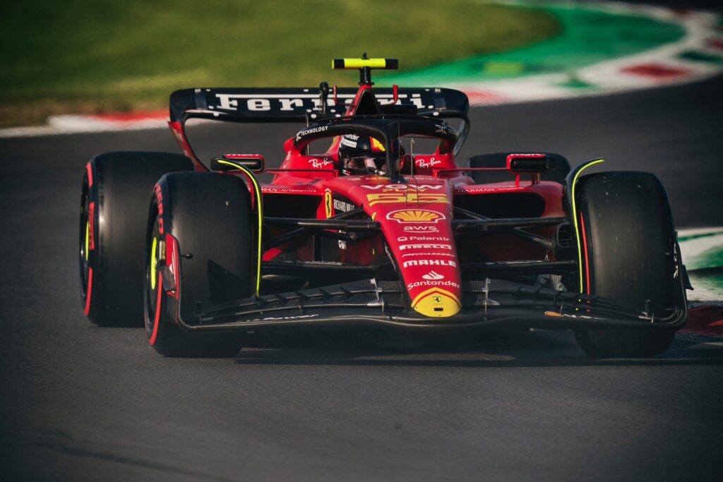 Sainz coloca Ferrari na frente no segundo treino da F1 na Itália