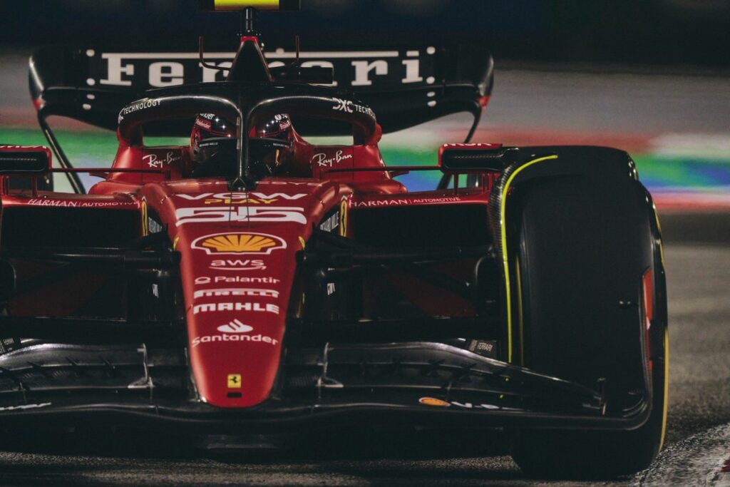 GP de Singapura: Ferrari mostra força de novo, e Sainz lidera