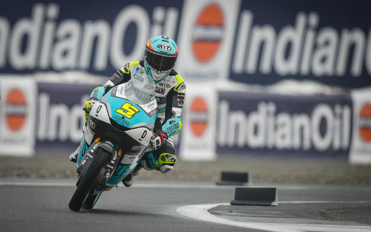 Masiá impede ataque de Sasaki e vence na Índia pela Moto3