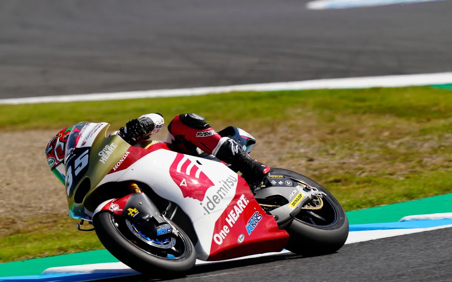 Moto2: Chantra não dá chances aos rivais e garante pole position no Japão