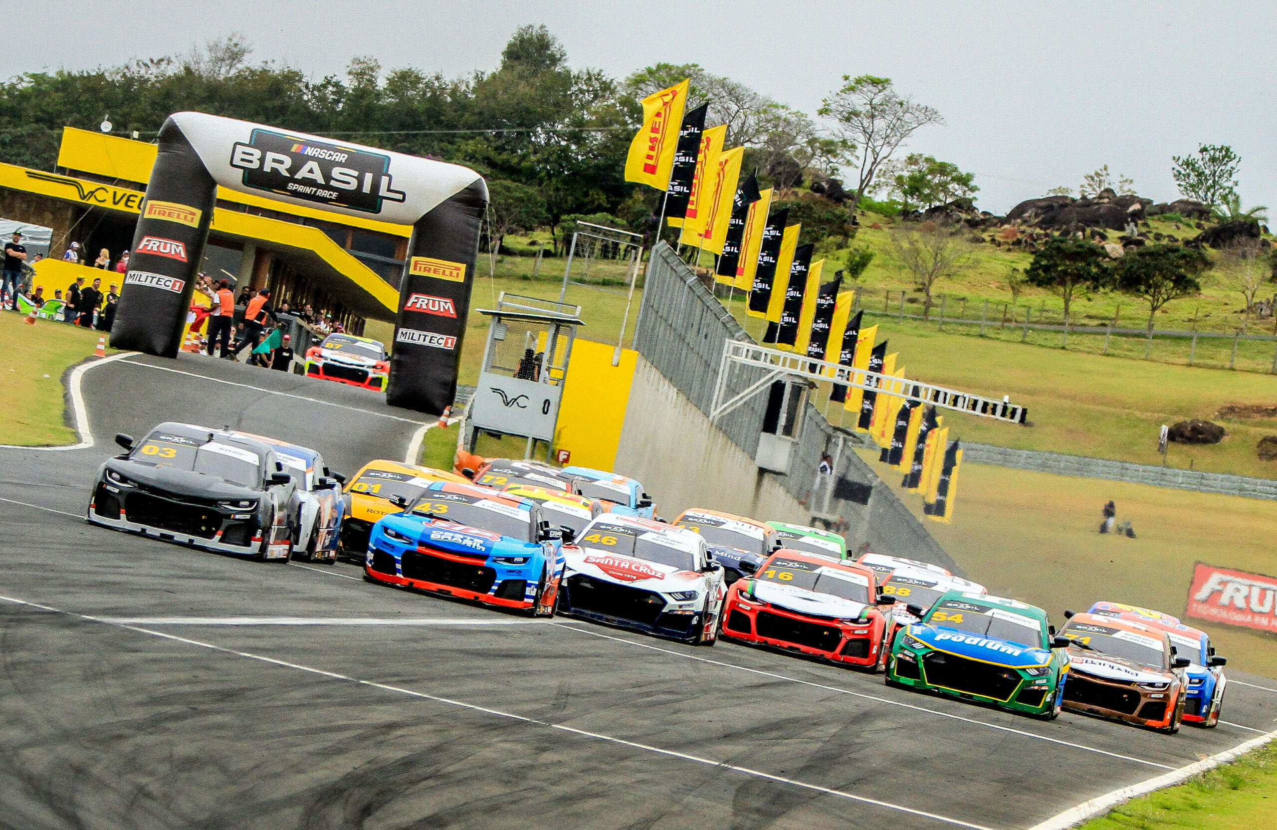 NASCAR Brasil 2023: Achei Pneus e Achei Mega patrocinam carro e