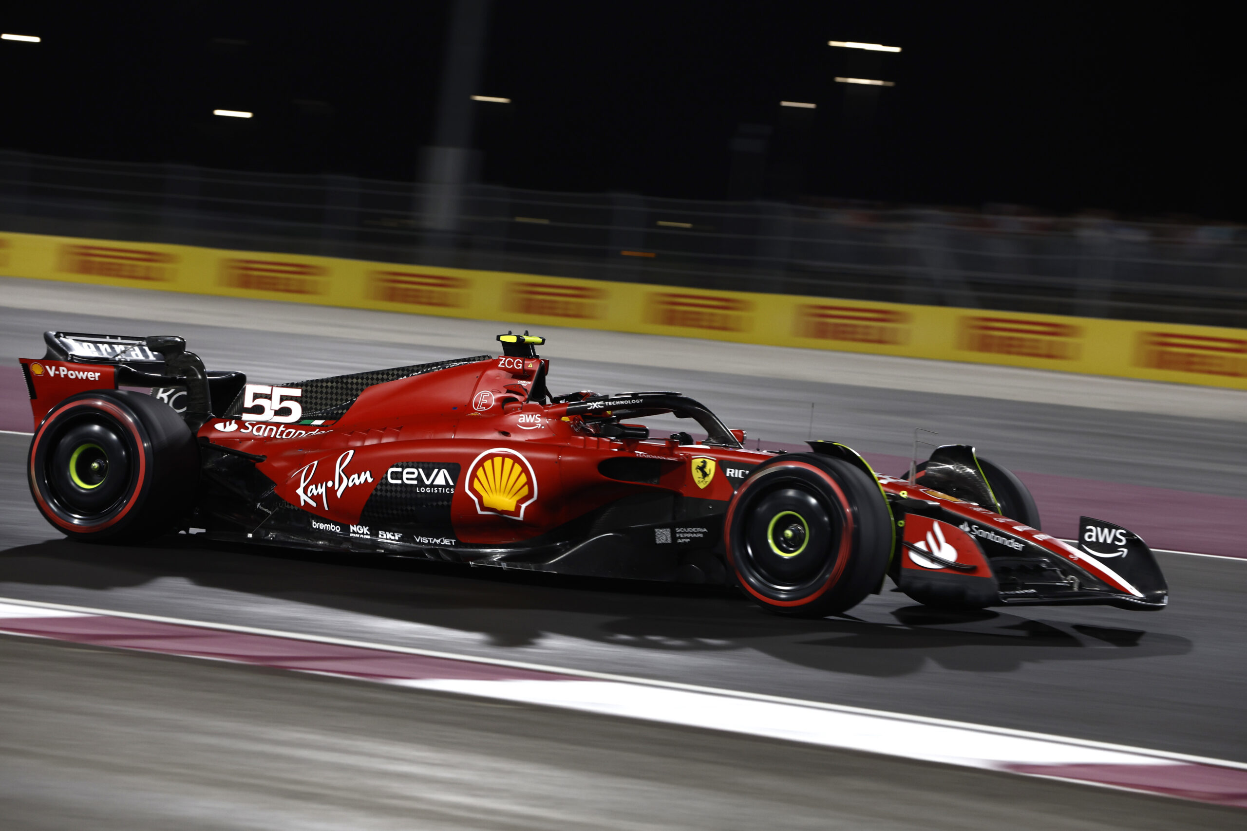 F1 realiza treino extra no Catar por preocupação com pneus