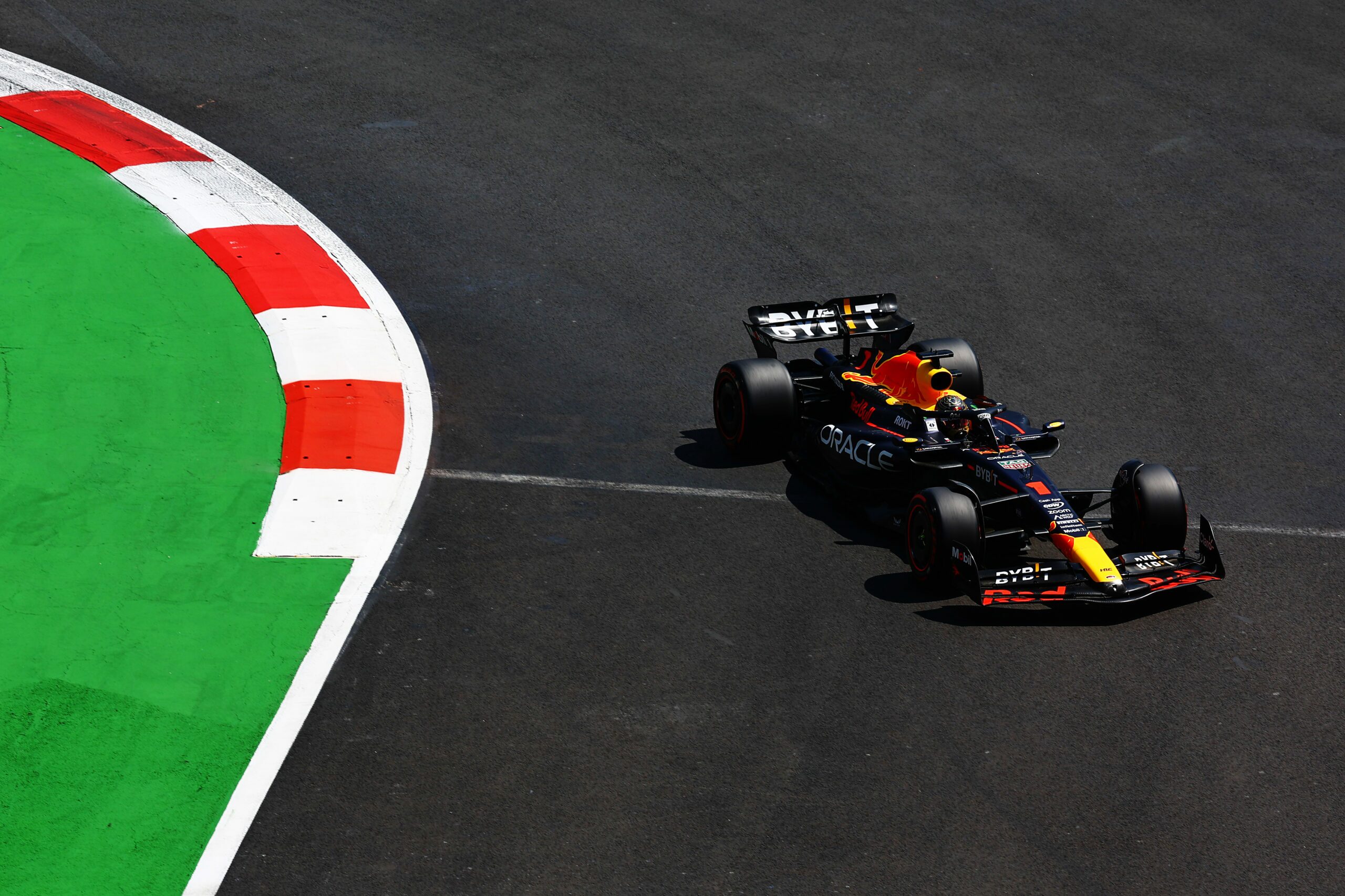 F1: Verstappen lidera primeiro treino do GP do México