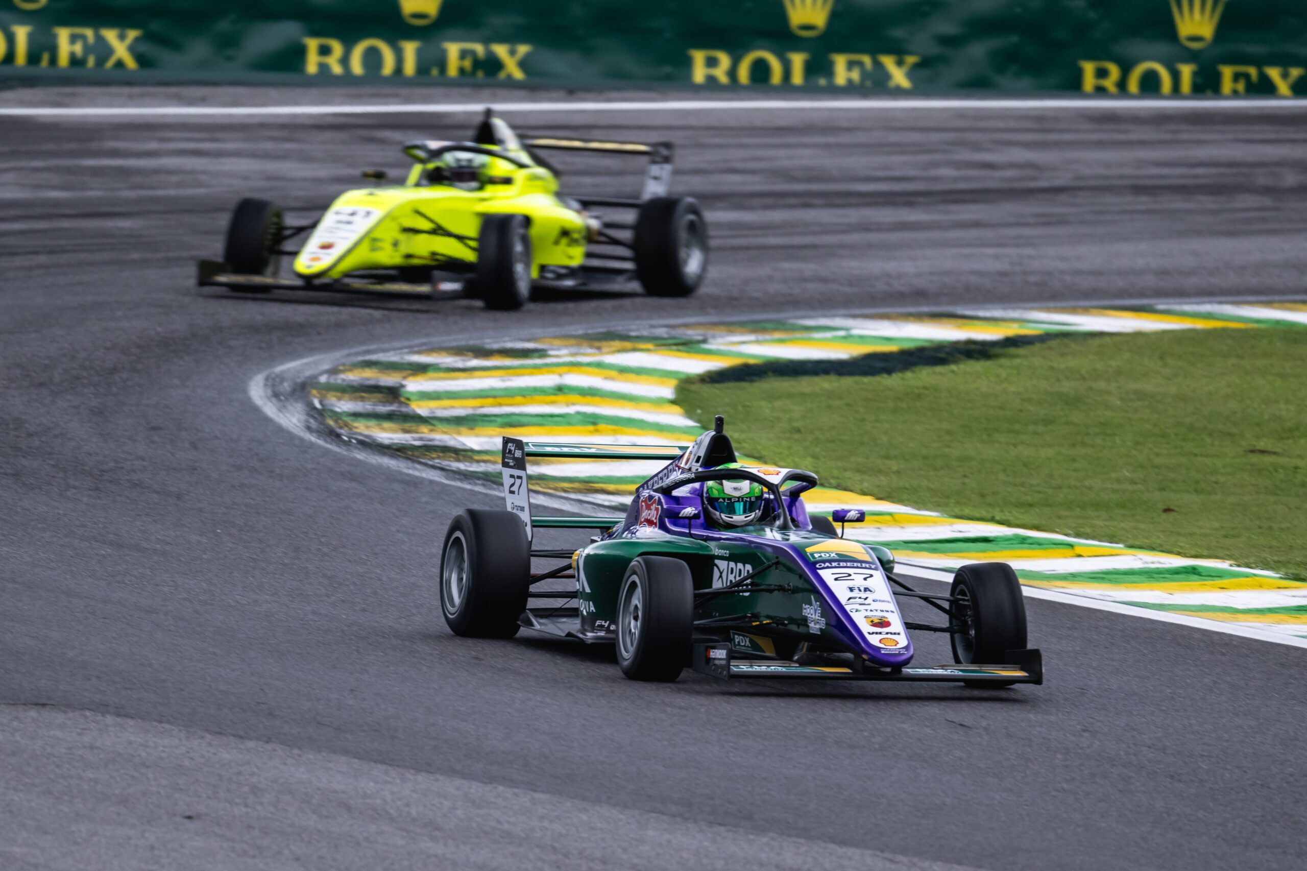 F4 Brasil: Ferreira supera Tessaro e vence corrida 1 em Interlagos