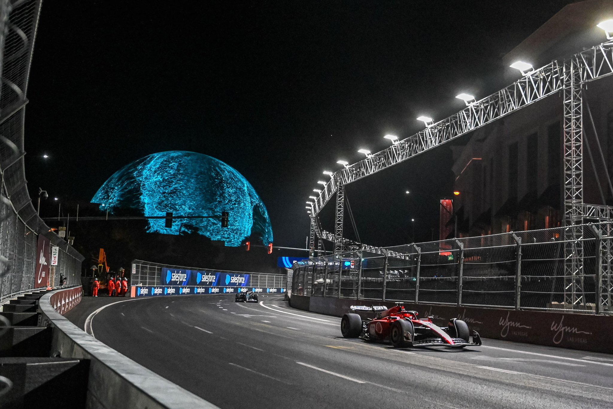 GP de Las Vegas: Ferrari domina madrugada, e Leclerc lidera dobradinha do  2º treino