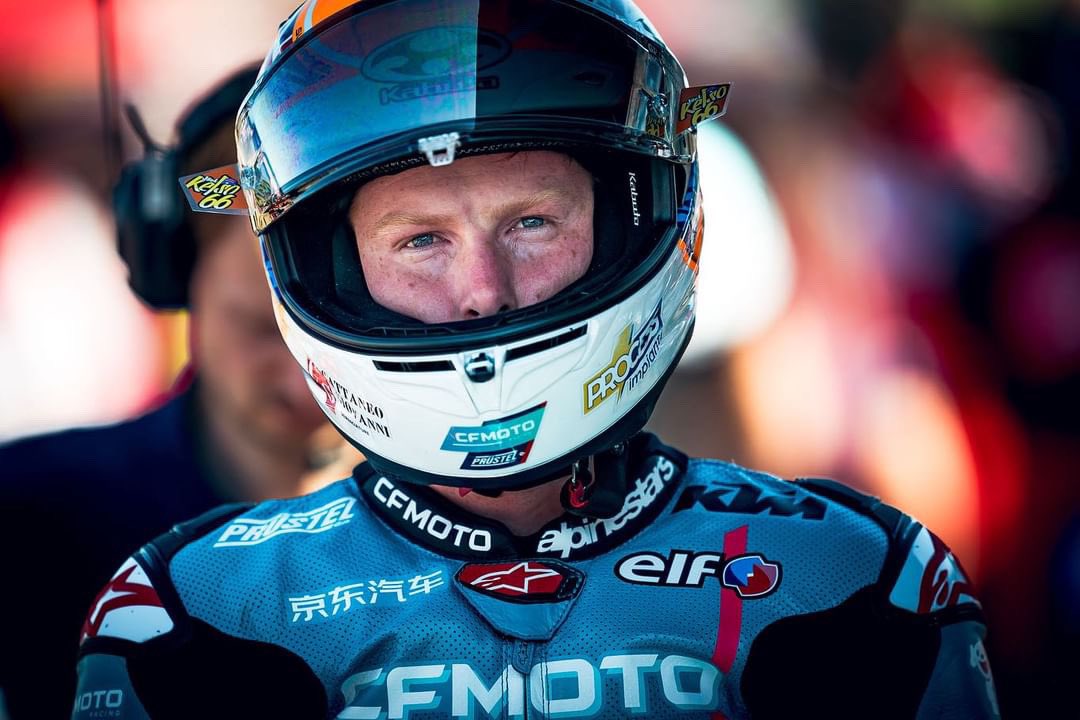 Moto3: Kelso supera Sasaki e lidera terceiro treino em Valência