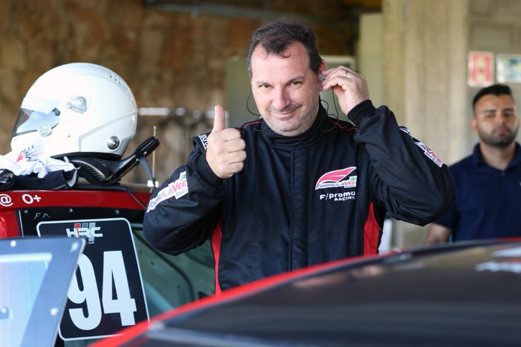 Aos 52 anos, empresário estreia como piloto profissional em Interlagos