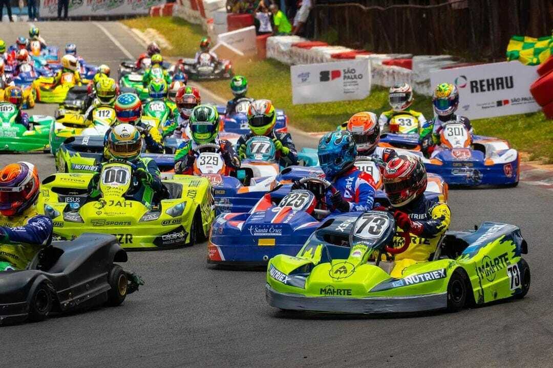 Kart número 73 da Barrichello Mahrte lidera as 500 Milhas de Kart após 2h de disputa