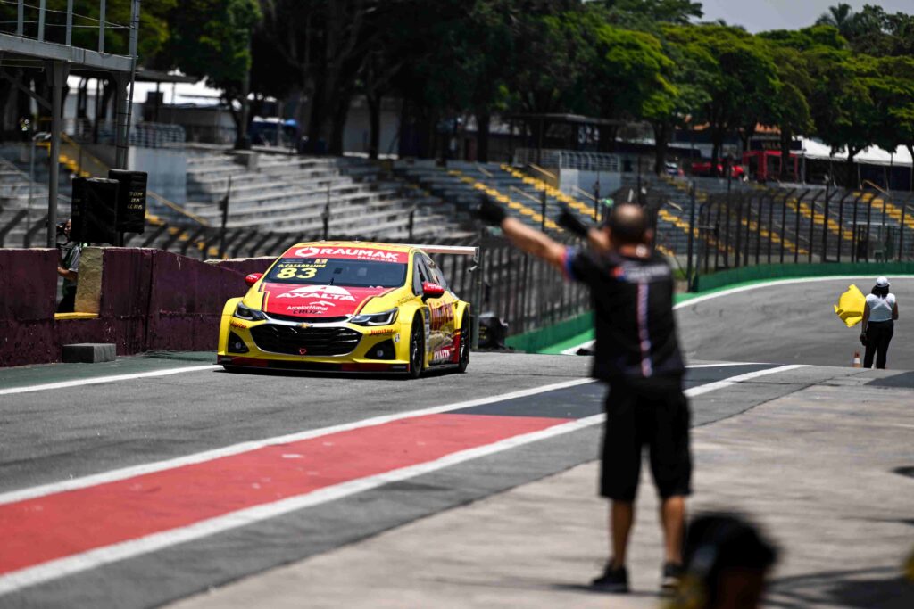 Piquet Jr é o quarto mais rápido no primeiro dia de atividades da