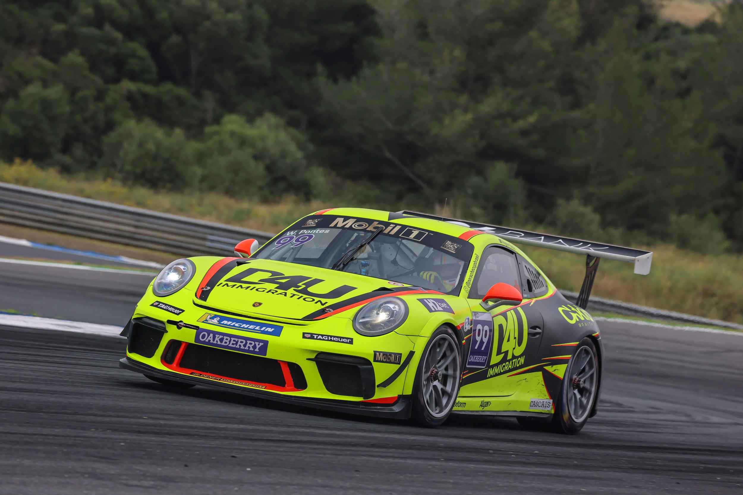 Wagner Pontes vence em Estoril na Porsche Cup pela Challenge Rookie com a D4U Immigration