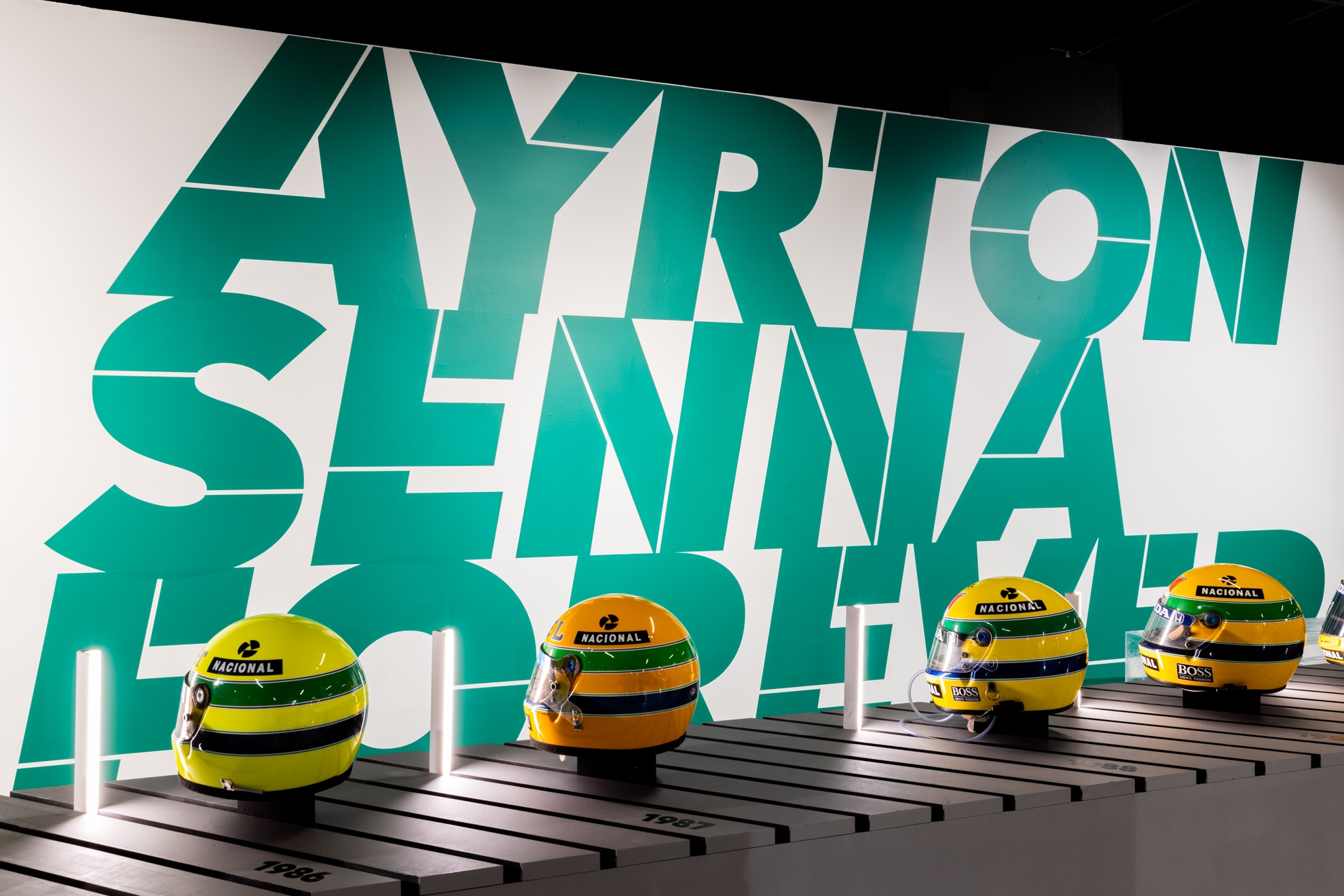 Exposição sobre Ayrton Senna na Itália recebe 145 mil visitantes e amplia duração até 03/11