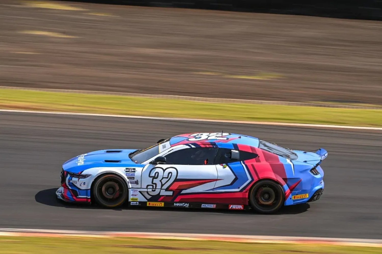 Léo Reis conquista a pole position para as 100 Milhas da Nascar Brasil em Cascavel