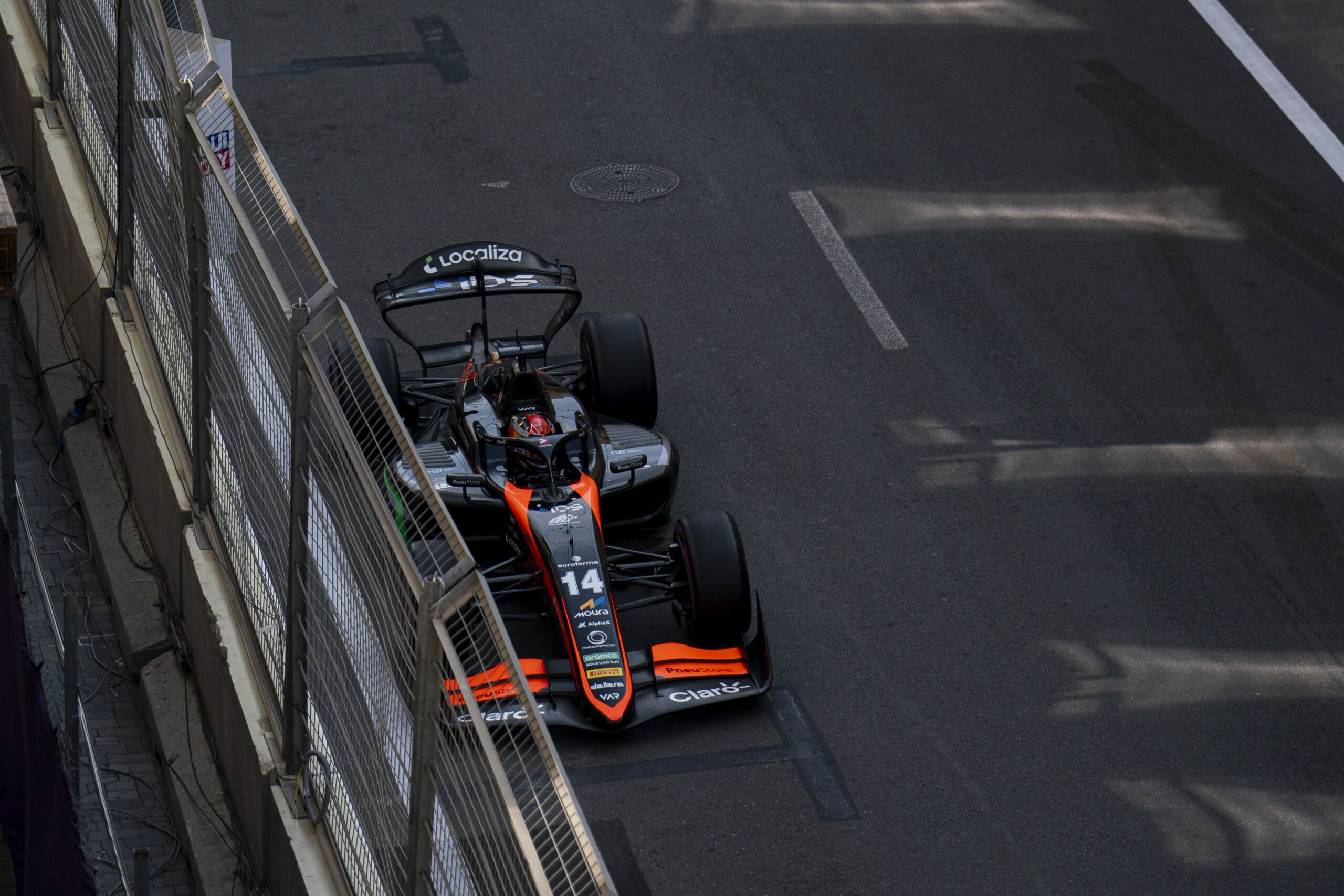 F2: Enzo Fittipaldi lidera treino, enfrenta problema no qualy e mira corridas de recuperação em Baku