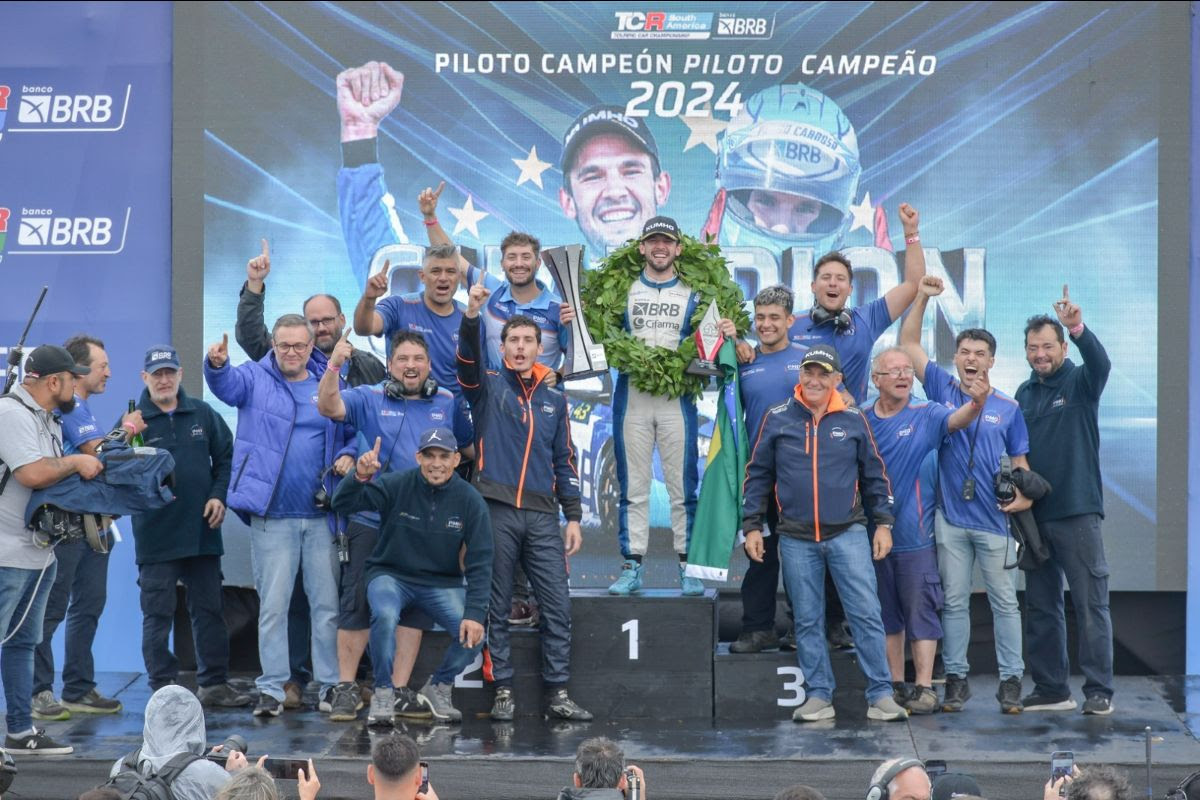 Pedro Cardoso é campeão do TCR South America