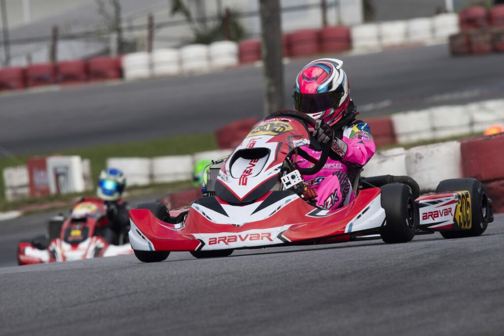 Marcella Assumpção vai ao pódio na Rotax Júnior Max e mantém liderança da F4 Júnior na Copa SP Bradesco de Kart