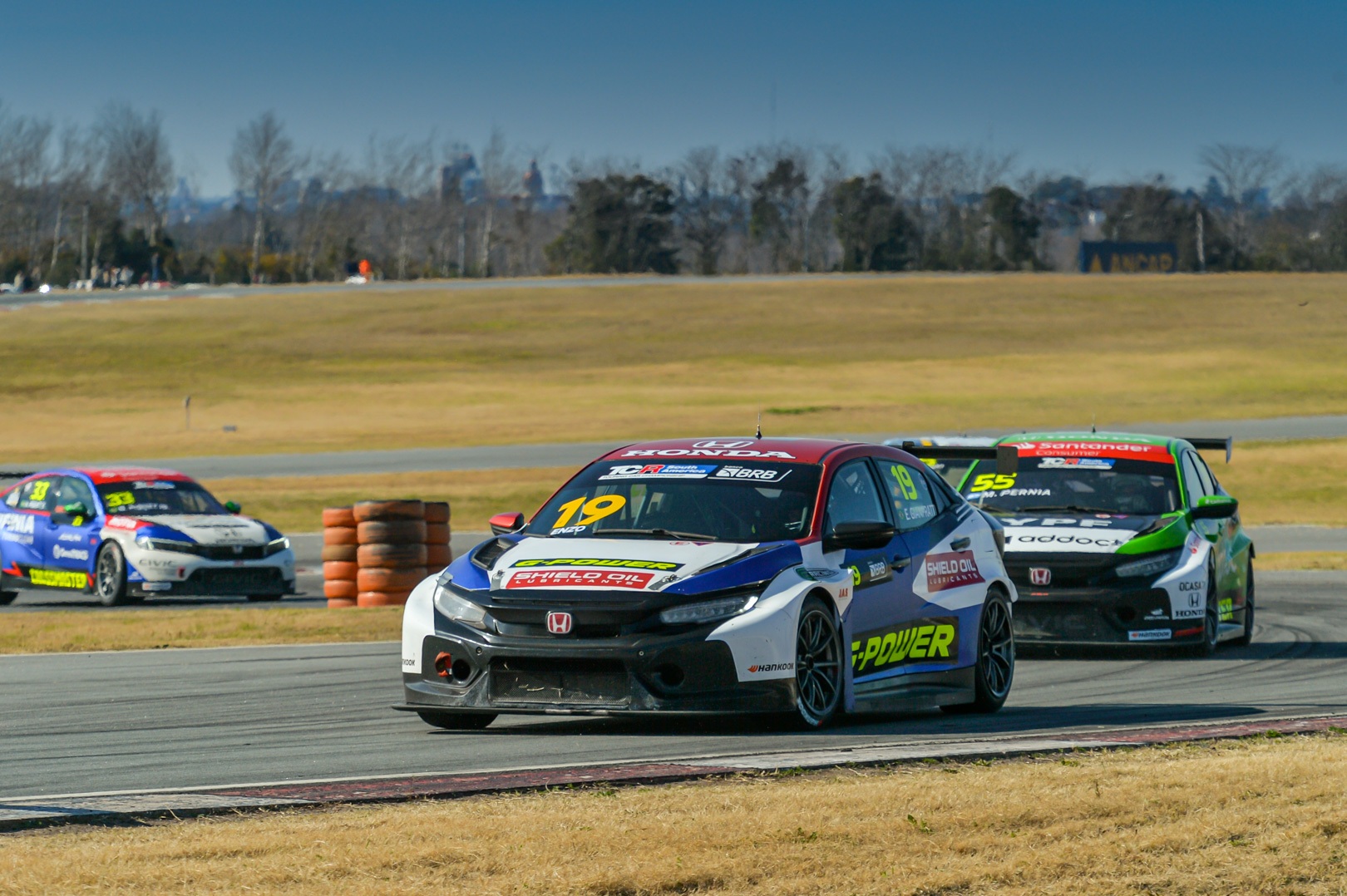 Em estreia no Uruguai, Enzo Gianfratti vence pela quarta vez no TCR South America