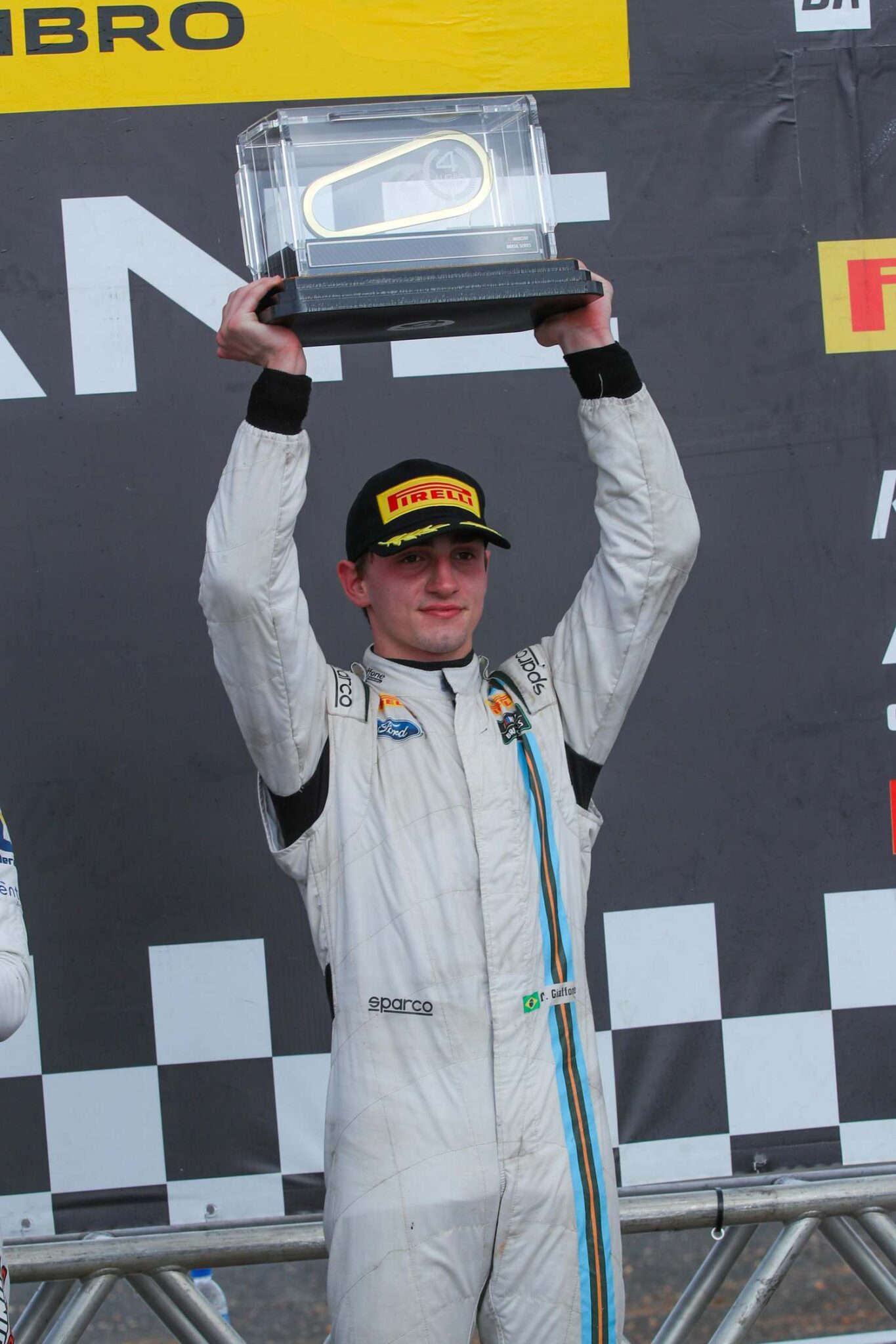 Tito Giaffone sobe no pódio da NASCAR Brasil em sua estreia no oval de ...