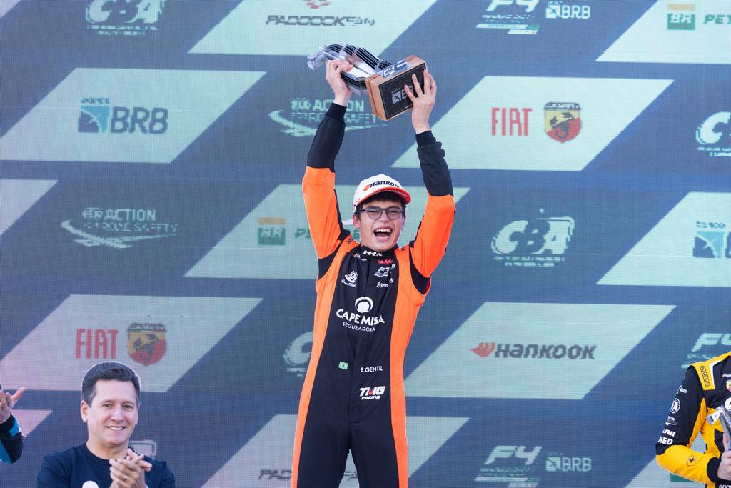 Fórmula 4 Bernardo Gentil venceu de ponta a ponta em Interlagos