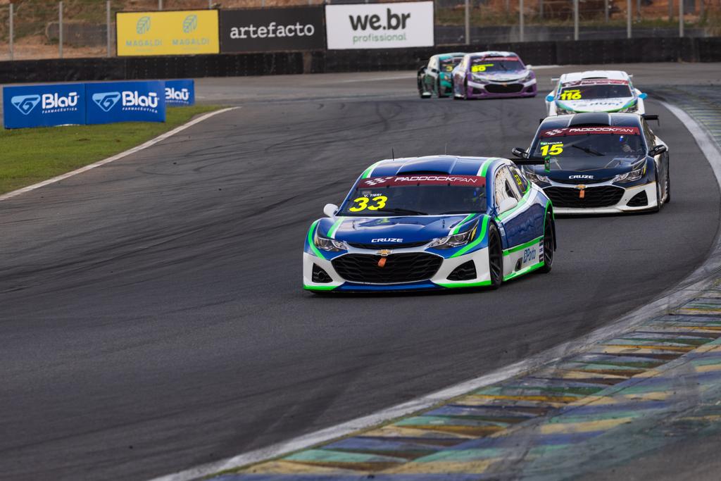 Tirei venceu duas de três corridas no final de semana