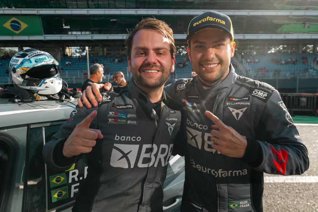 Reis e Fraga dominam estratégia e vencem Super Challenge em Interlagos