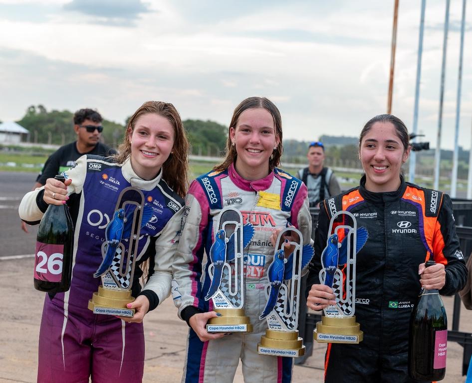 Manu Clauset, trio, categoria feminina, Copa HB20, endurance, automobilismo