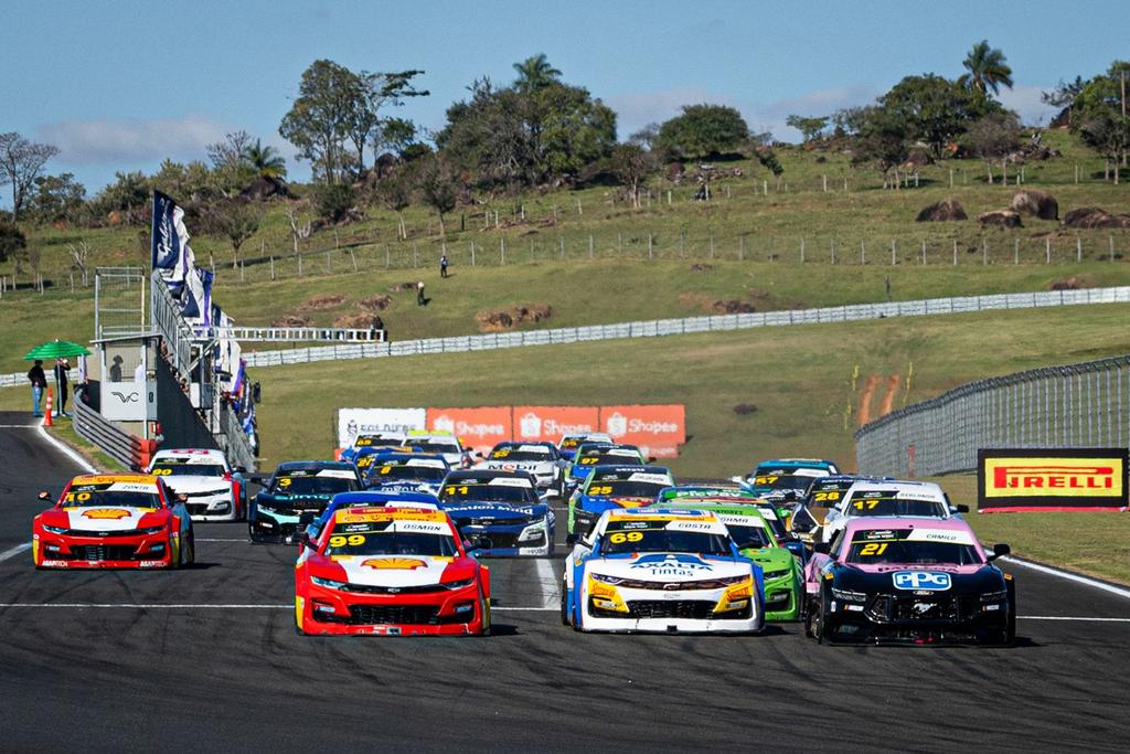 Asfalto de Londrina coloca pneus da NASCAR Brasil à prova na sexta etapa