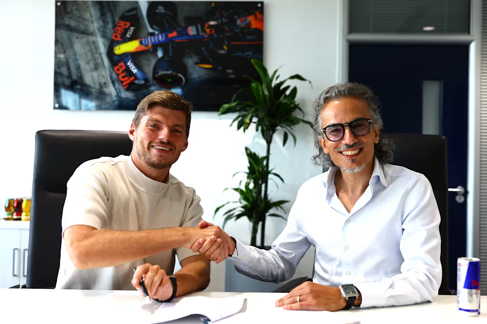 Ele fica! Max Verstappen encerra especulações e renova com a Red Bull até 2030