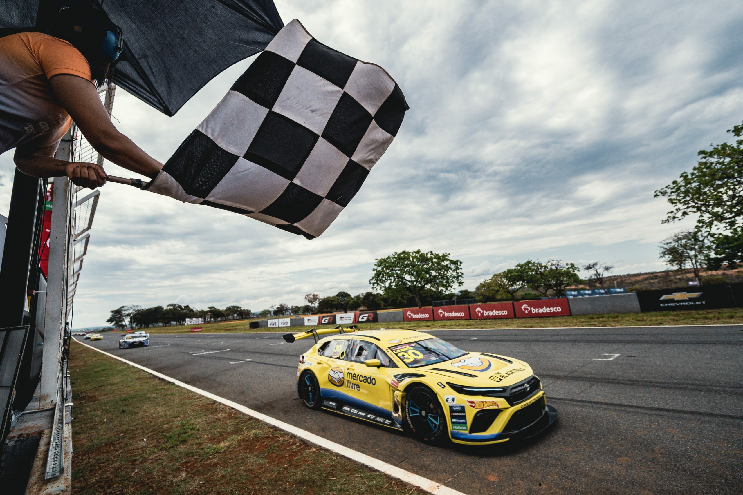 Mercado Livre Racing vence a primeira na Stock Car com Cesar Ramos em Curvelo