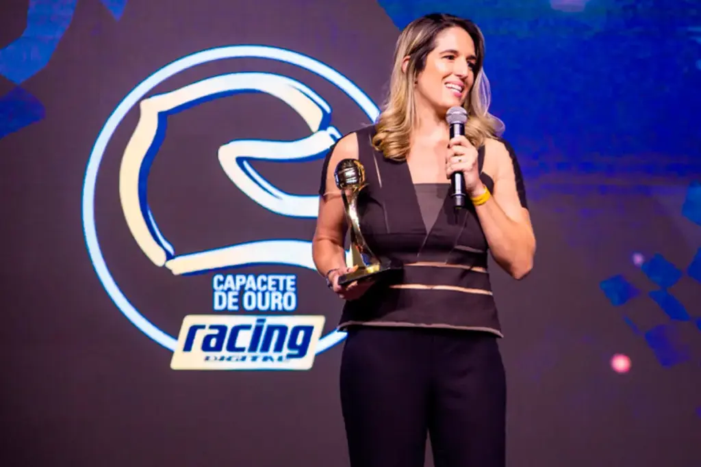 Bia Figueiredo, Capacete de Ouro, revista RACING